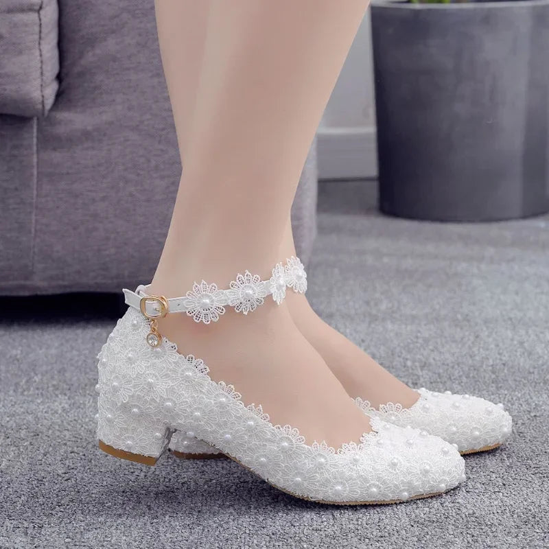 XIHAHA Fashion Female Wedding Shoes Bridesmaid Banquet White Lace Flower Pearl Round Toe Square High Heels Women's Bridal Pumps