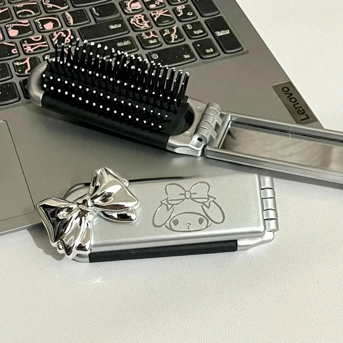 Sanrio Kawaii Small Comb with Makeup Mirror Melody Cinnamoroll Hellokitty Cartoon Anime Girl Portable Bangs Comb Birthday Gift