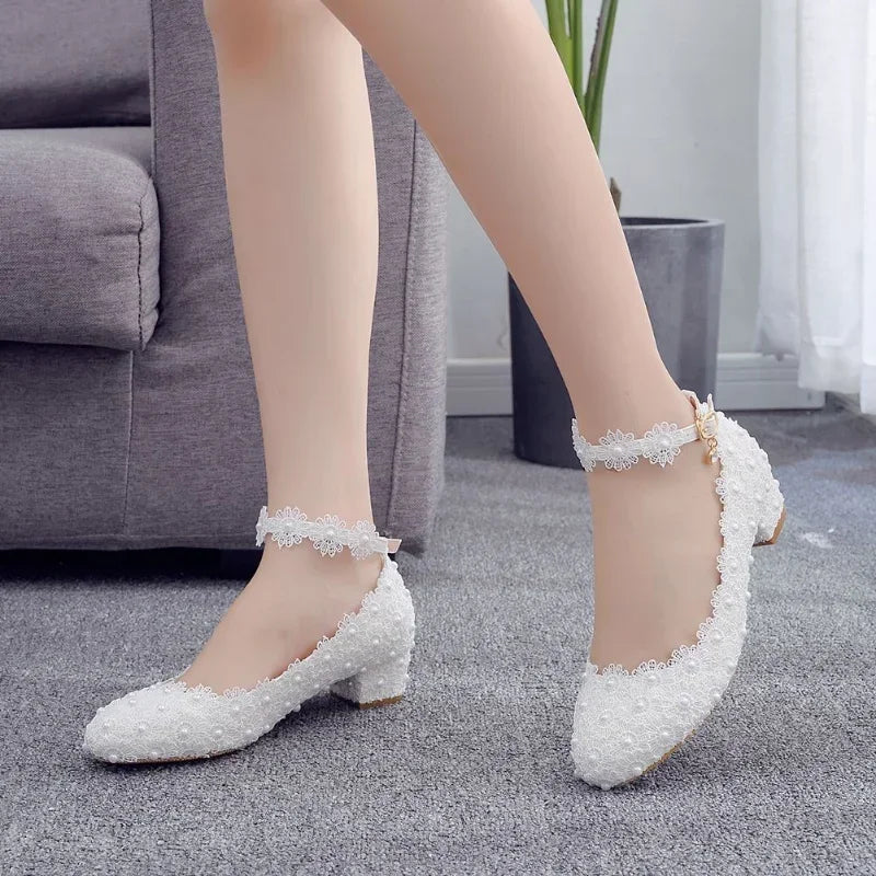 XIHAHA Fashion Female Wedding Shoes Bridesmaid Banquet White Lace Flower Pearl Round Toe Square High Heels Women's Bridal Pumps