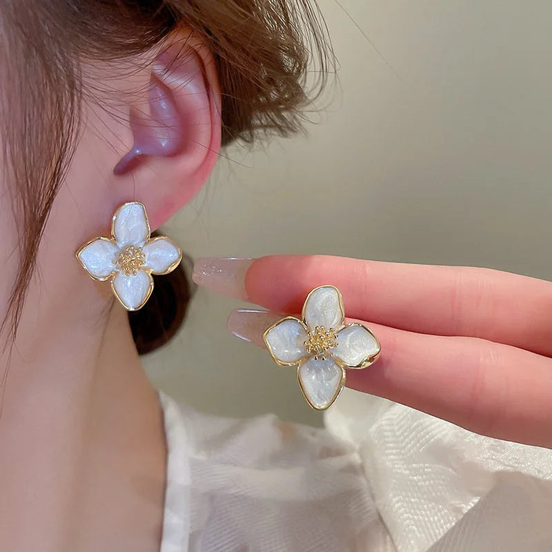 2025 Hibiscus Dropped Glaze Flower Stud Earrings for Women Girl French Ins Vintage Fashion Korean Wedding Romantic Jewelry